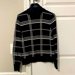 Banana Republic sweater - size medium